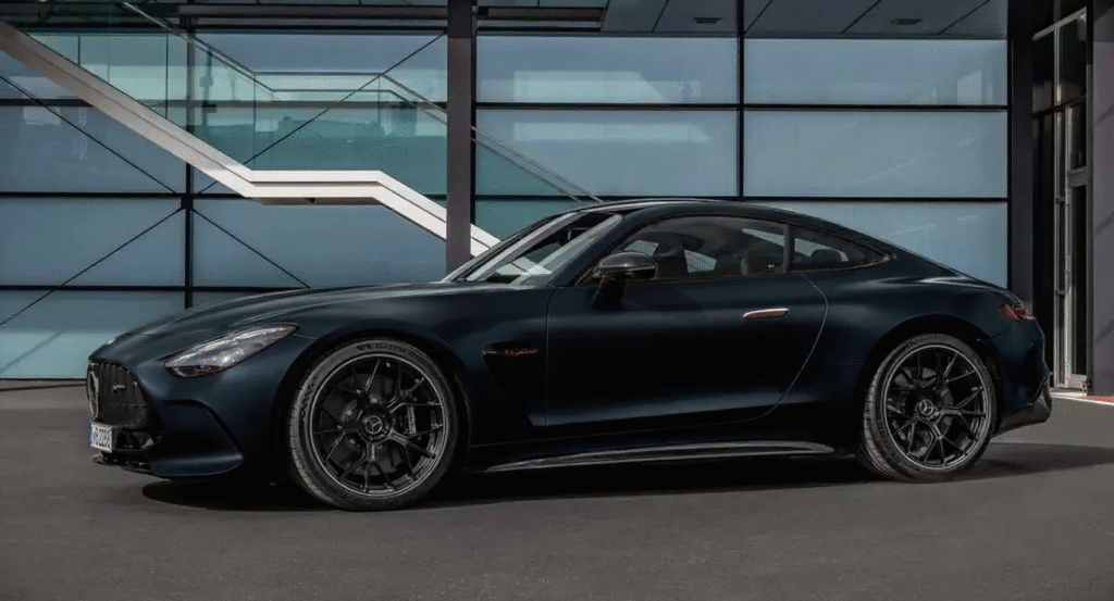MERCEDES-4-1024x553 Mercedes-AMG GT 63 S E Performance 2025: 843 cv de Potência Híbrida Que Redefine o Conceito de Supercar
