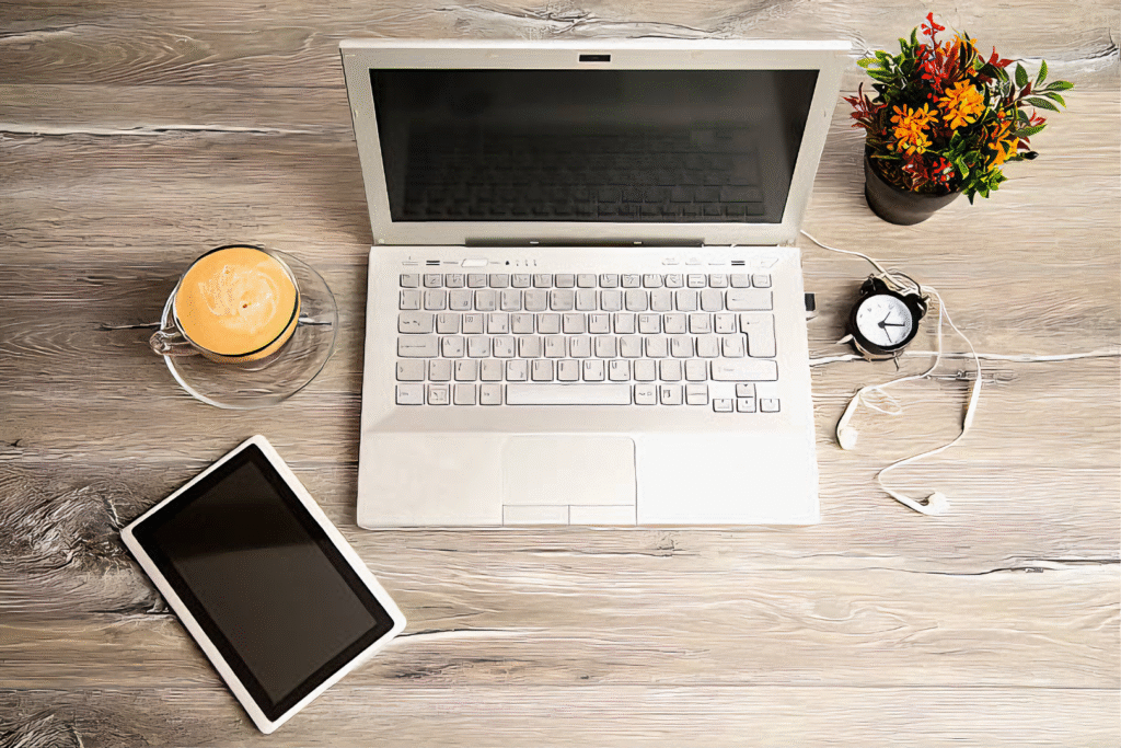 TECNOLOGIA-8-1024x683 Tablet vs. Notebook: Qual vale mais a pena para o seu dia a dia?