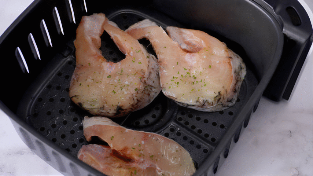 UpscaleImage_18_20250730-1024x576 Peixe na Air Fryer: Guia Completo para Fazer em Casa com Sabor, Praticidade e Saúde